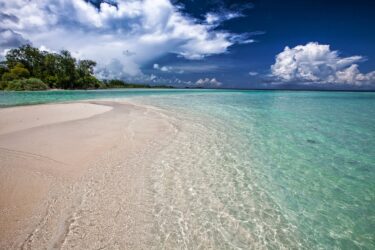 White Sand Beach Ripples Shallow  - Kanenori / Pixabay